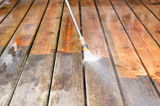 Best Pool Deck Cleaning  in Delano, CA